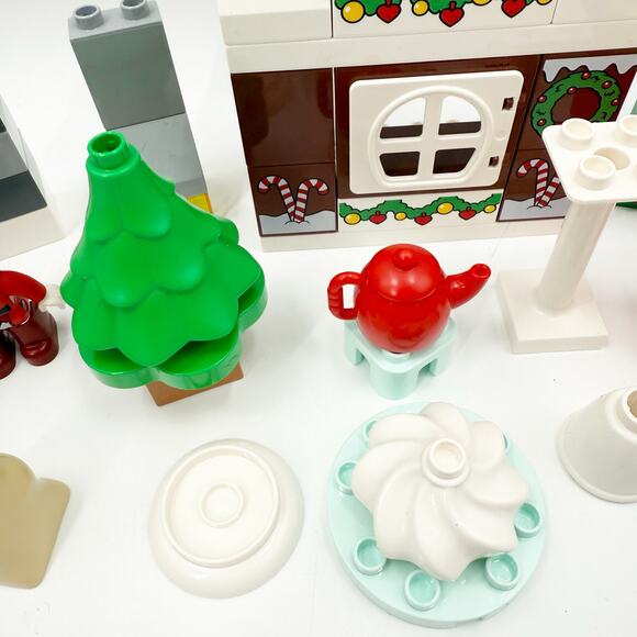 LEGO DUPLO Santa's Gingerbread House #10976 45 Pieces Blocks Incomplete - Picture 3 of 9